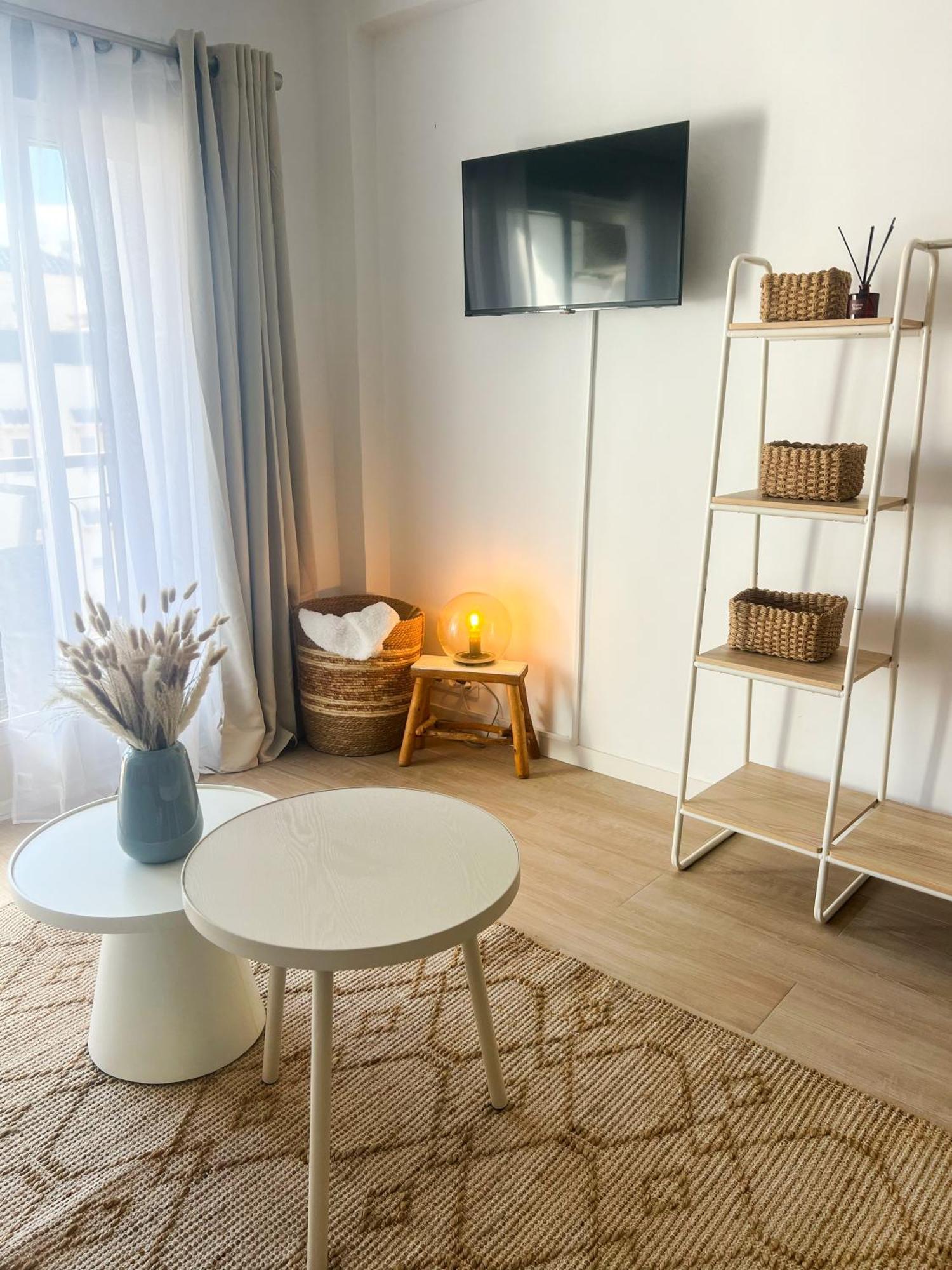 Studio Hola Arenal Platja de Larenal 外观 照片