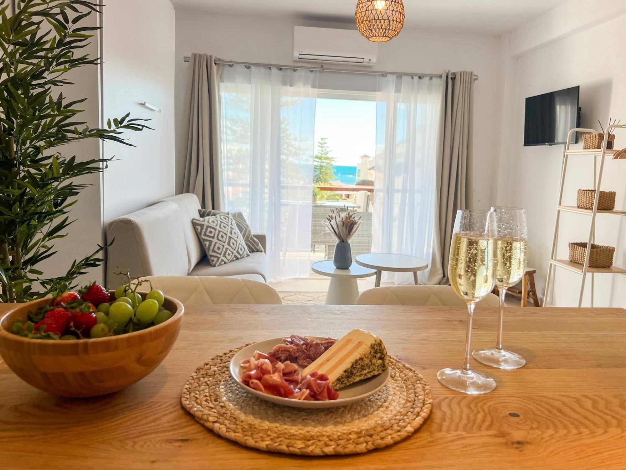 Studio Hola Arenal Platja de Larenal 外观 照片